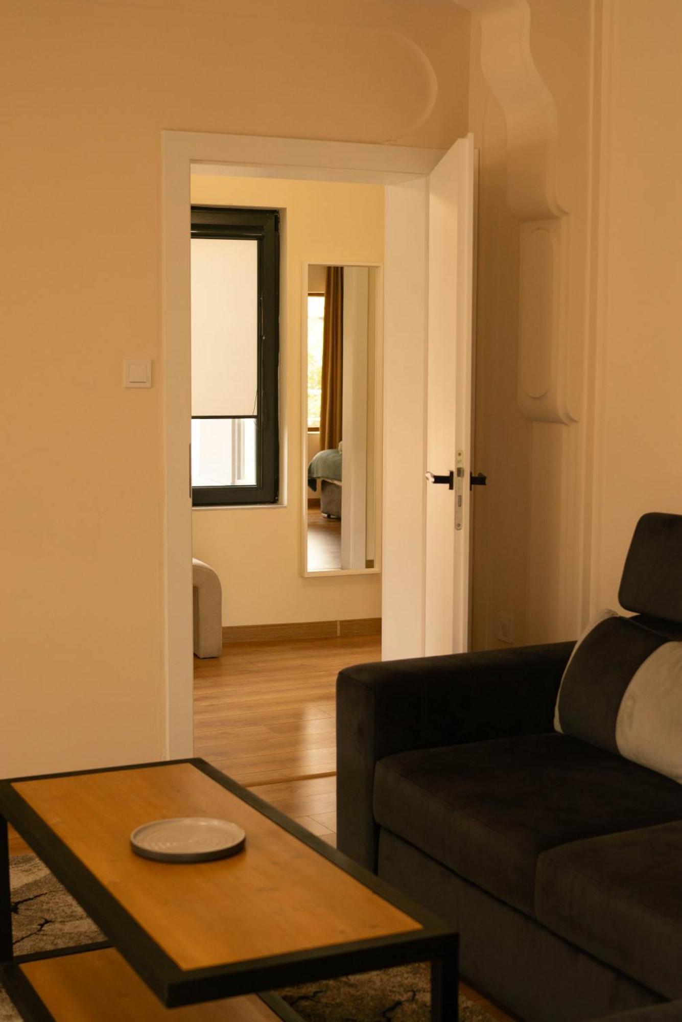 2-Bedroom Flat - Sunny Balcony 普罗夫迪夫 外观 照片