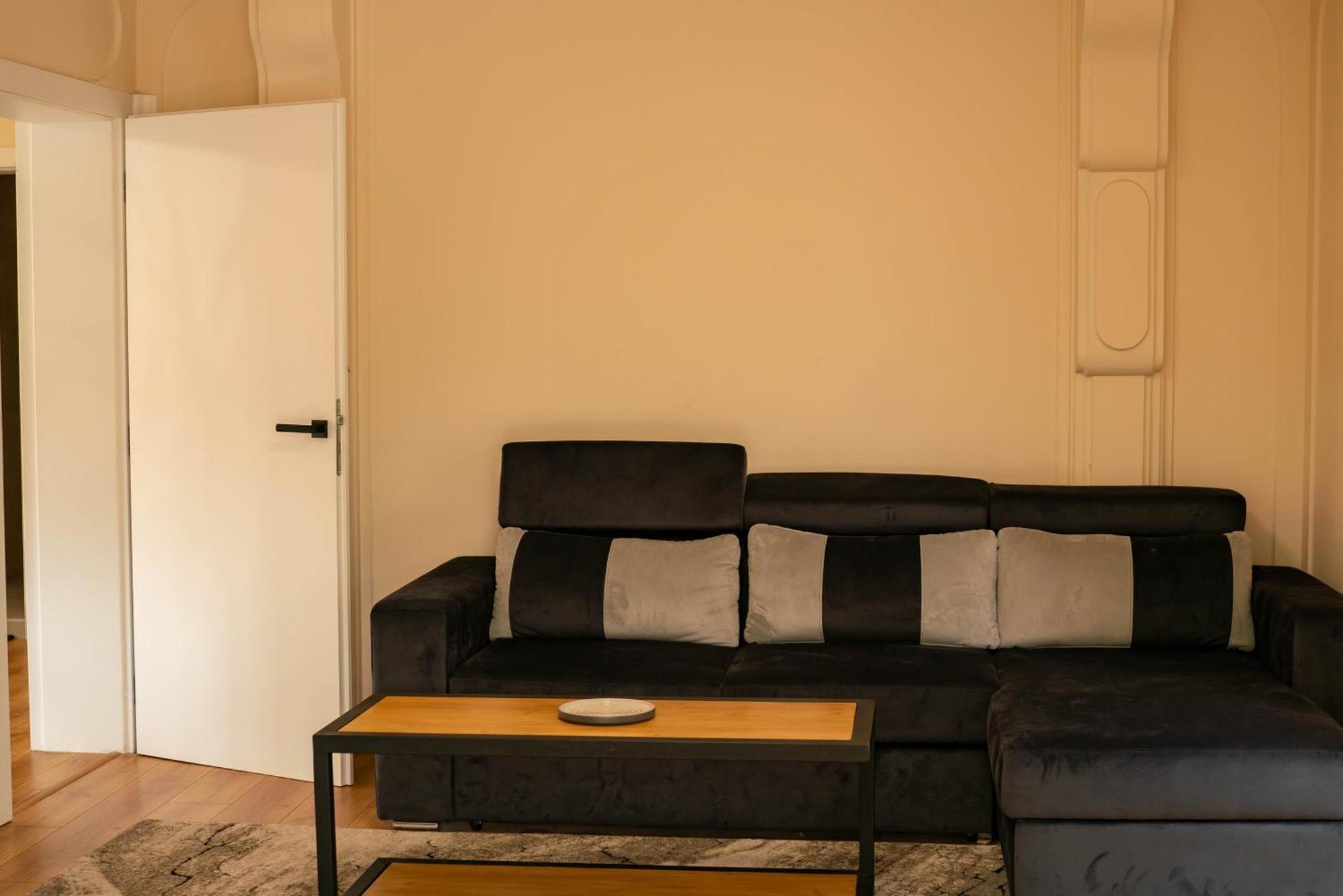 2-Bedroom Flat - Sunny Balcony 普罗夫迪夫 外观 照片